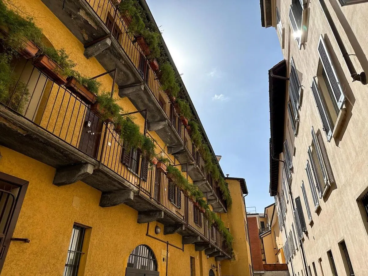 ミラノCozy Duomo And Castello Sforzescoアパートメント 0*, ミラノ イタリア